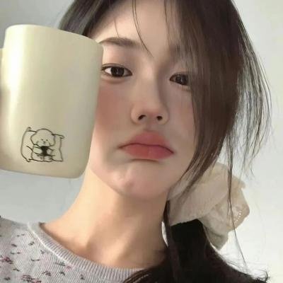 那女孩是谁